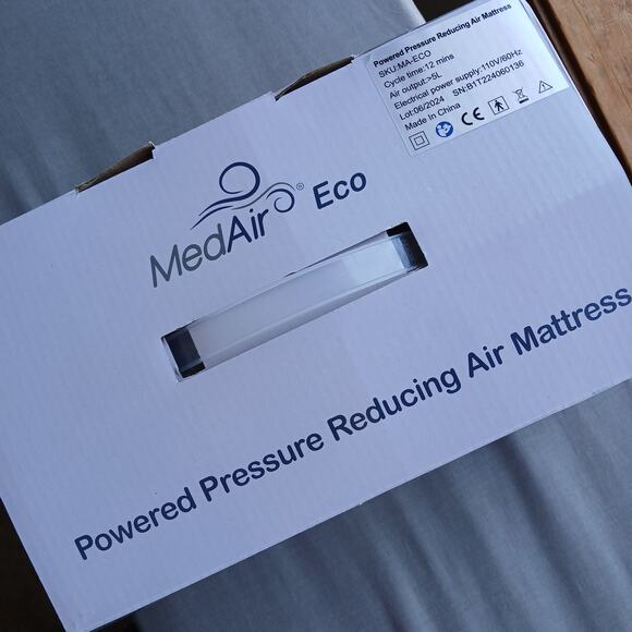 MedAir Eco Powered Pressure Reducing Air Mattress new with used electric pump - Picture 3 of 15